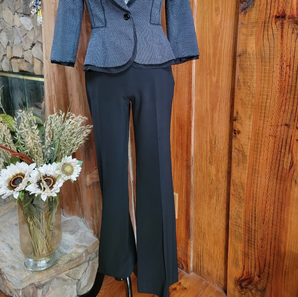 WHITE HOUSE BLACK MARKET The Wide-Leg Black Pants 2R